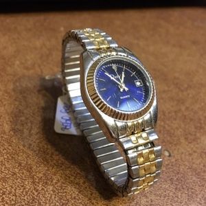 Details Diamond Chip Quartz Ladies Watch W/Stretch